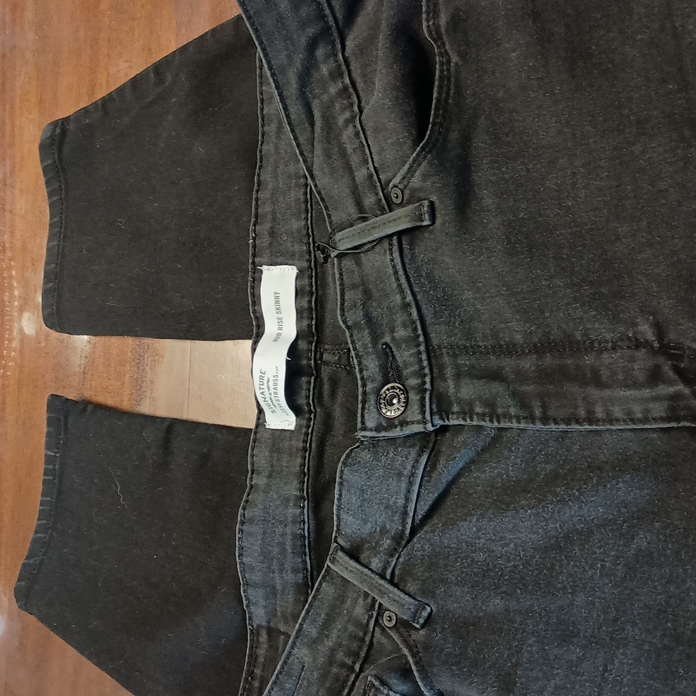 Levi's Denim Stretch Blue Skinny Jeans in good condition. Women's size 18